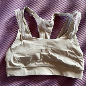 Lululemon sports bra size 8 in light pastel mint green with removable padding